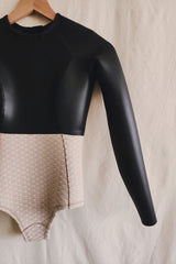 Women / Collarless Long Sleeve Springsuits / 2mm / Rubber* Beige